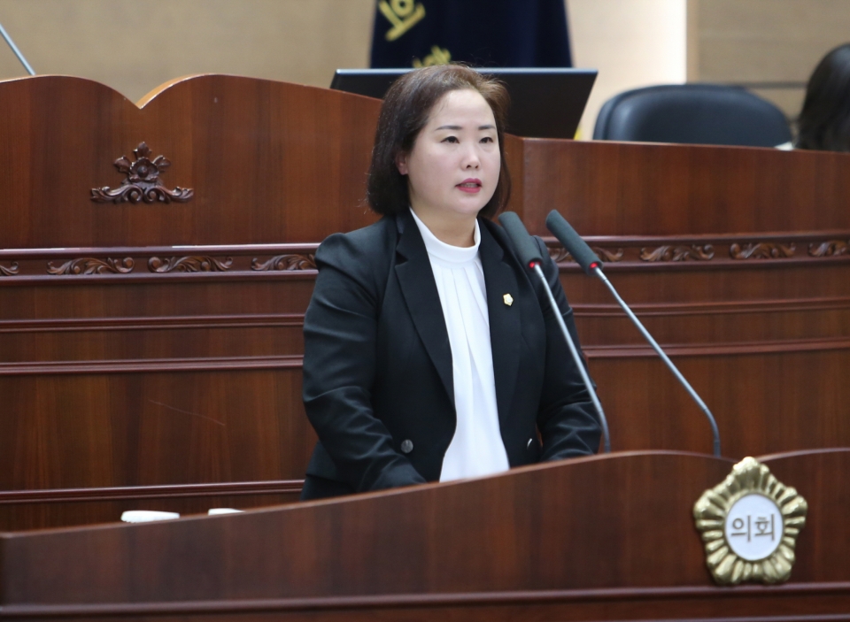 천안시의회 제221회 임시회 1차 본회의에서 5분발언을 진행하고 있는 김선홍 의원